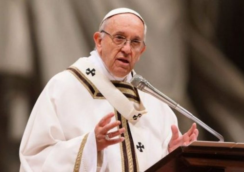 Papa Françesku pesimist: Lufta në Ukrainë është globale dhe do të zgjasë