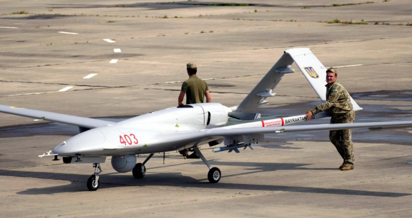 Çmenden serbët, 'Kosova me bazë ushtarake në veri, turqit po i trajnojnë në përdorimin e dronëve Bayraktar'