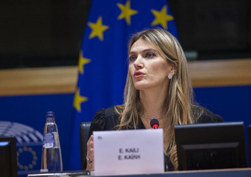 Eurodeputetja Eva Kaili e skandalit ‘Qatargate', edhe një muaj tjetër në paraburgim