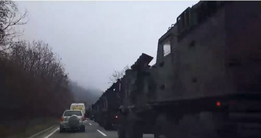 Ushtria serbe i kthejnë mbrapa në kazermë topat me rreze të gjatë veprimi që ishin vendosur afër Jarinjës