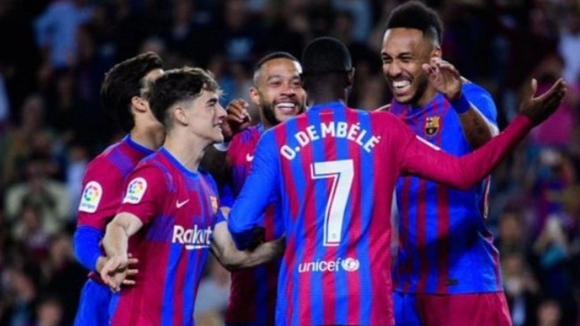 Rikthim i bujshëm në Premier League, Newcastle ofertë sulmuesit të Barcelonës
