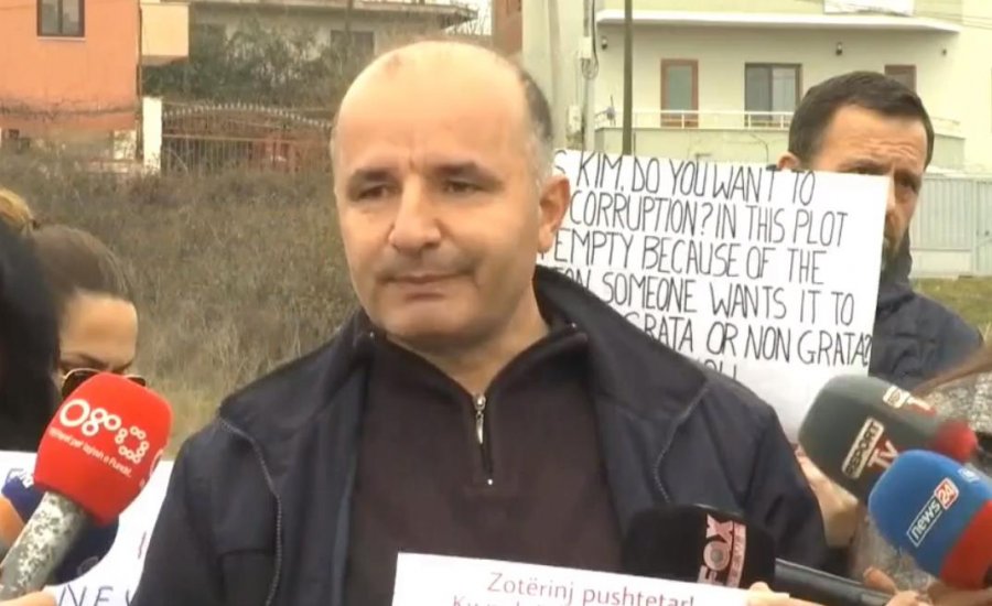 VIDEO/ Banorët e ‘Kodrës së Priftit’ në protestë kundër projektit: ‘Peshqit e mëdhenj’ do ndërtojnë vila