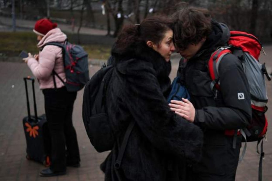 VIDEO - FOTO/ Skena dramatike pas pushtimit rus të Ukrainës