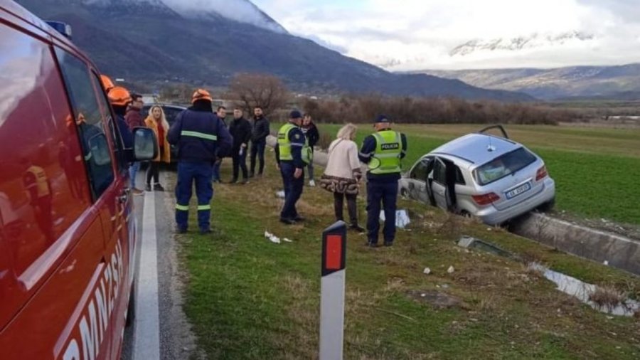 Makina përfundon në kanal, 2 të plagosur në Gjirokastër