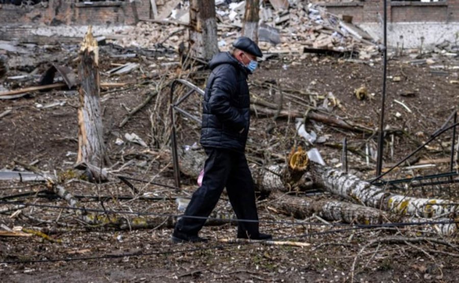 Dita e pestë e luftimeve/ Ushtria ukrainase njofton se dhjetëra civilë janë vrarë në Kharkiv nga rusët