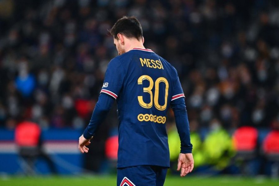 FOTO/ Messi ia hedh, del negativ nga Covid-19 dhe kthehet në Paris