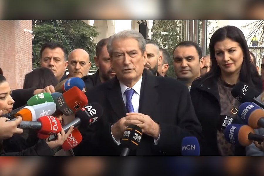 Berisha: Dyert do të hapen nesër, mercenarët të dalin nga selia, ose do pendohen