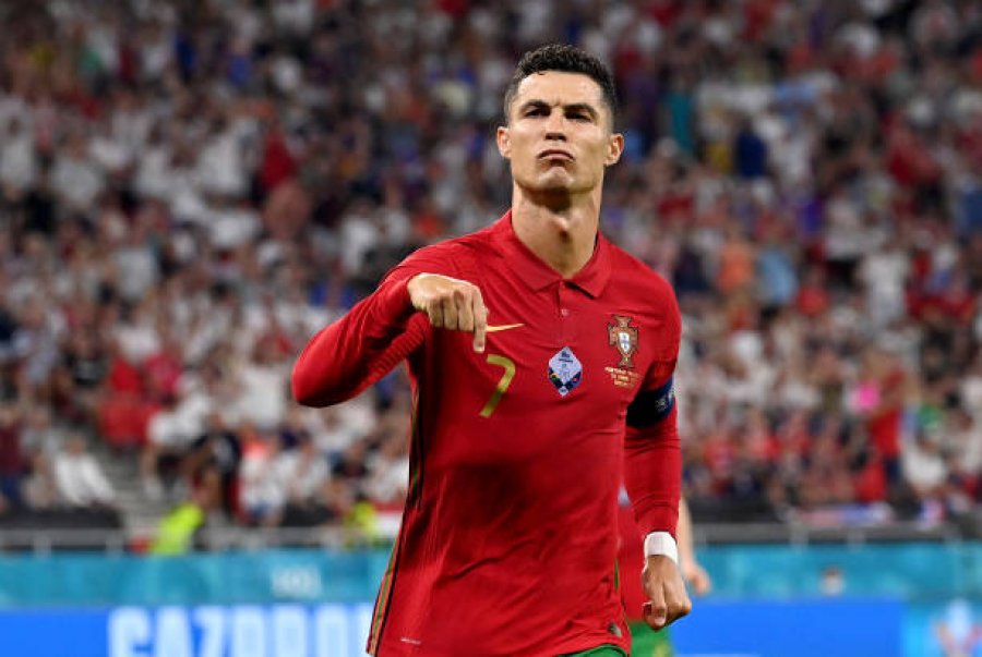 Ronaldo ‘kërcënon’ Manchester United: Unë largohem nëse...