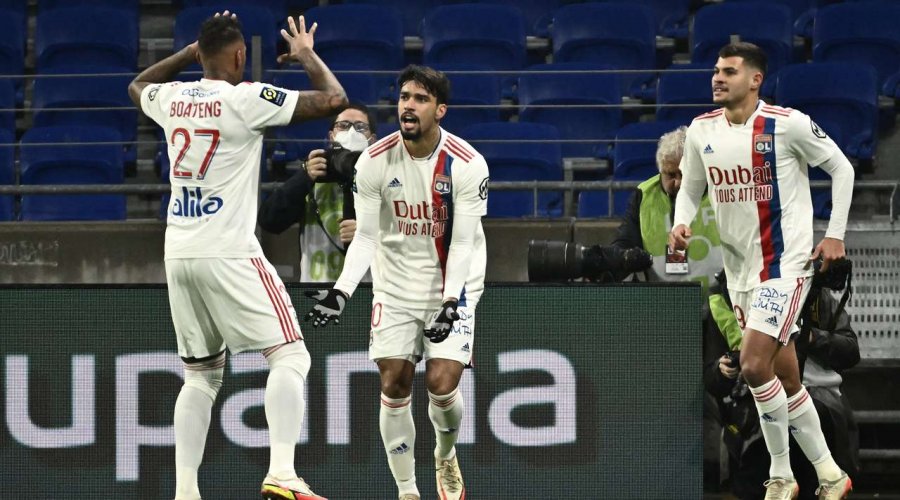 PSG ndalet në transfertën e Lyonit