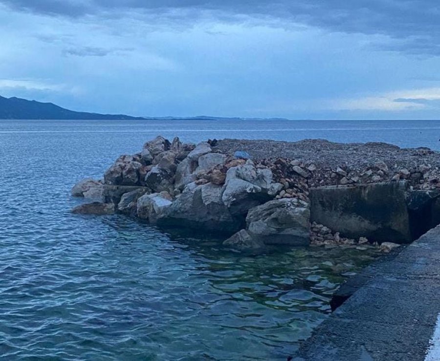 Po ngrinte bankinë në Jon apo iu derdhën pa dashje?- Gjykata e liron biznesmenin e inerteve