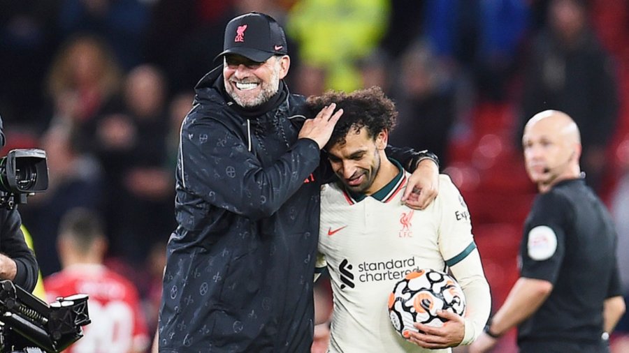 Klopp entuziazmon tifozët e Liverpool: Salah do të qëndrojë në 'Anfield'