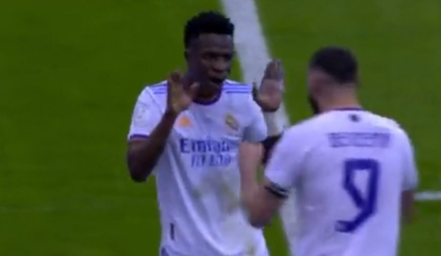 VIDEO/ Zhbllokohet ‘El Clasico’, Vinicius Jr ndëshkon Barcelonën