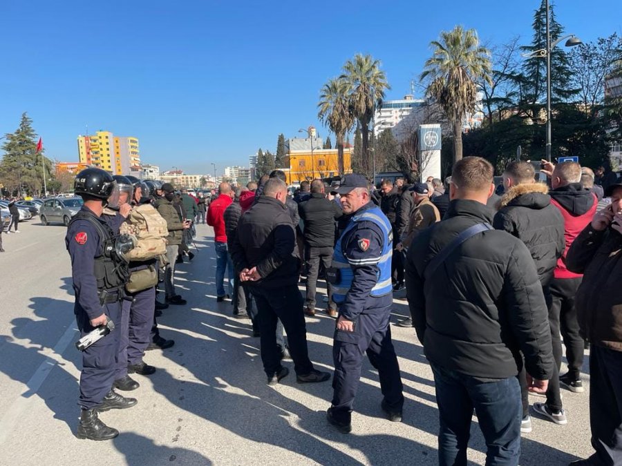 VIDEO-FOTO/ Baçi: Basha në Fier me forca speciale, nën mbrojtjen e Ramës