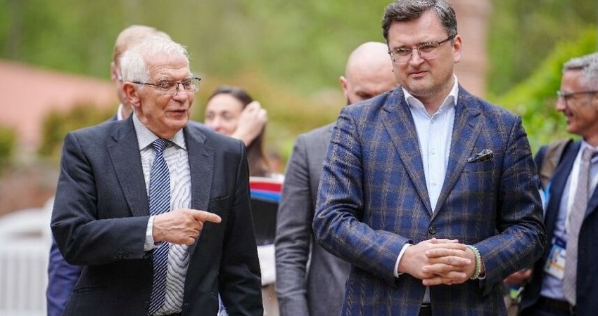 Borrell bisedon me ministrin e Jashtëm ukrainas, i premton mbështetje të vazhdueshme