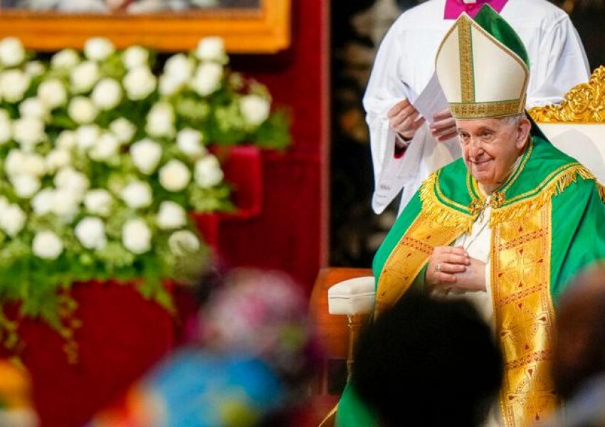 Papa Françesku bën thirrjen: Bota nuk ka nevojë për armë, por për paqe