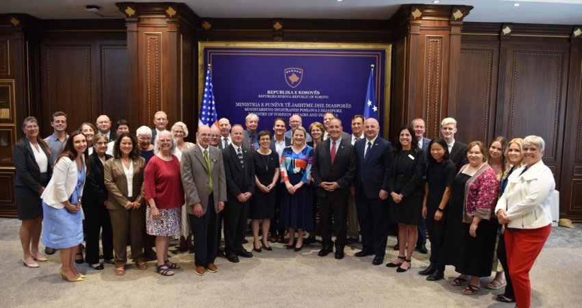 Gërvalla pret në takim një delegacion nga Iowa