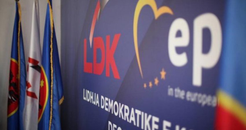 Reagon LDK-ja e Podujevës: Ndaleni presionin ndaj drejtorëve të shkollave për ta ndërprerë grevën