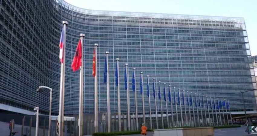 Pas hapjes së negociatave, flamuri i Shqipërisë ngritet në Bruksel