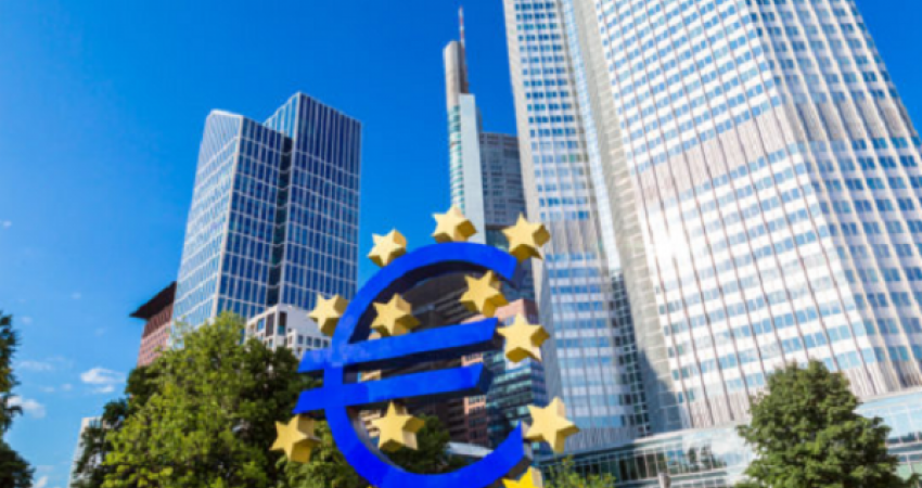 Për herë të parë në 11 vjet, Banka Qendrore Europiane rrit normat e interesit