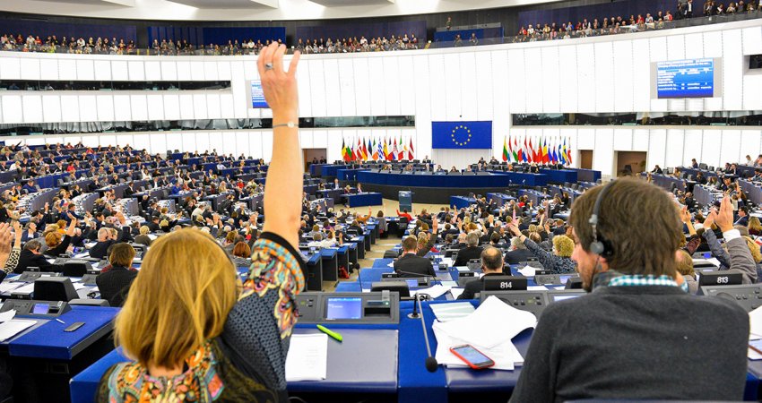 Parlamenti Evropian: Marrëveshja finale mes Kosovës e Serbisë të bazohet në njohjen reciproke
