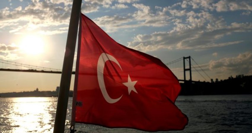 Nga “Turkey” në “Türkiye”, pse shtetet ndryshojnë emrat?
