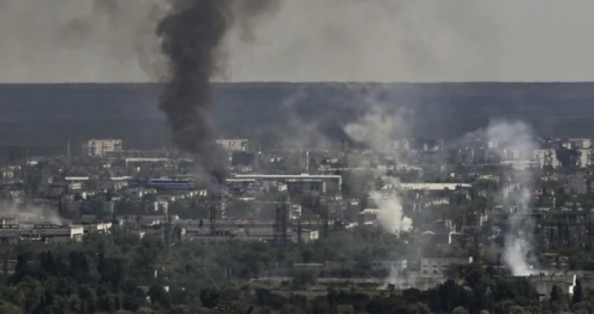 'Gjithçka në flakë’, rajoni lindor i Ukrainës nën bombardime të vazhdueshme