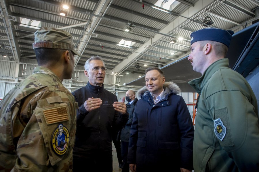 Duda: Polonia nuk do të dërgojë avionë luftarakë në hapësirën ajrore të Ukrainës