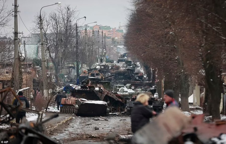 FOTO simbol e luftimeve/ Ukraina: Kemi vrarë 5840 trupa ruse deri tani