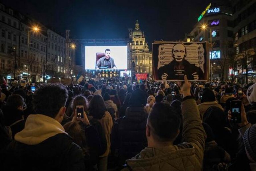 Para mijërave qytetarëve europianë, Zelensky bën thirrje: Mbështesni sa më shumë Ukrainën 