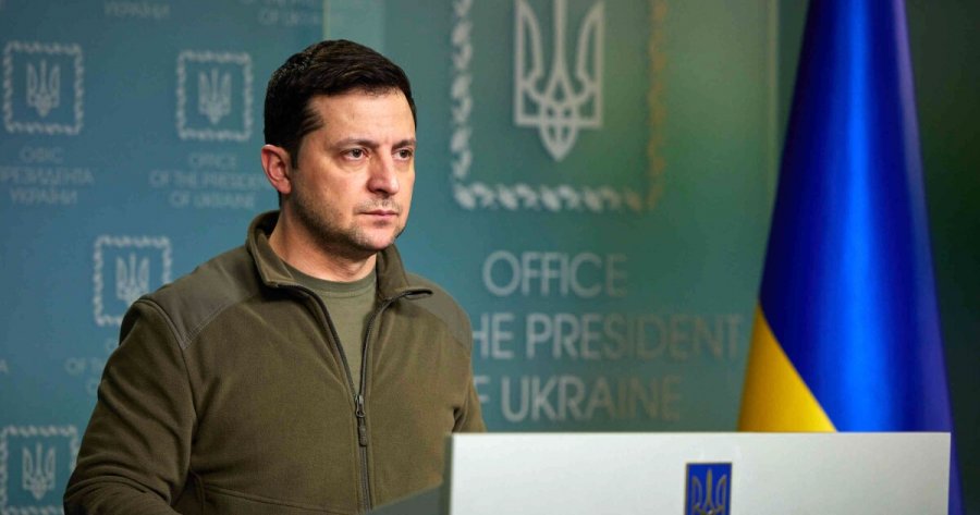 Zelensky thirrje qytetarëve: Dilni luftoni! Ky është shansi për të jetuar...