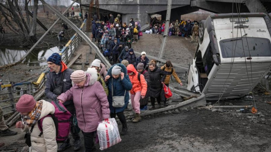 Kulisat/ Si po luftohet në prapaskenë për të arritur paqen në Ukrainë