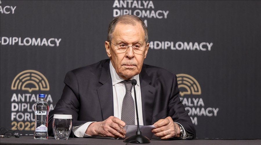 Lavrov: Duam që Ukraina të jetë vend neutral, jemi të shqetësuar nga 'laboratorët ushtarakë biologjikë' 