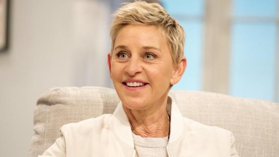 ‘Ellen DeGeneres Show’ po i vjen fundi, prezantuesja e famshme do të dhurojë 2 milionë dollarë për stafin