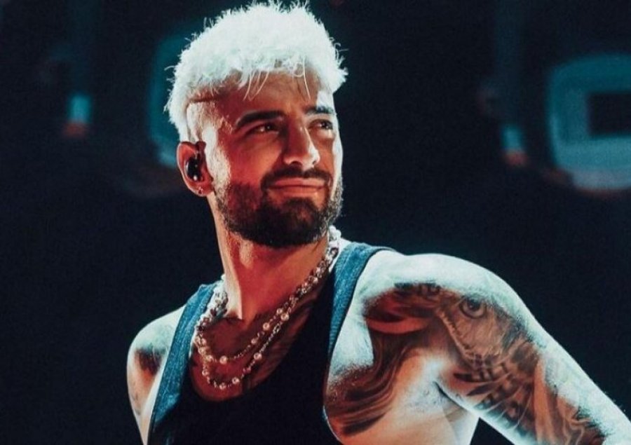 Maluma u përball me kërkesën e pazakontë të fansit në koncert: Më puth gruan