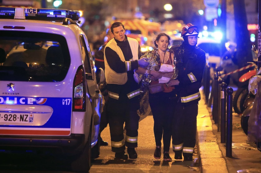 Gjyqi në Paris: Djali i vogël që i vranë babanë në Bataclan e quan terroristin 'banane e kalbur'