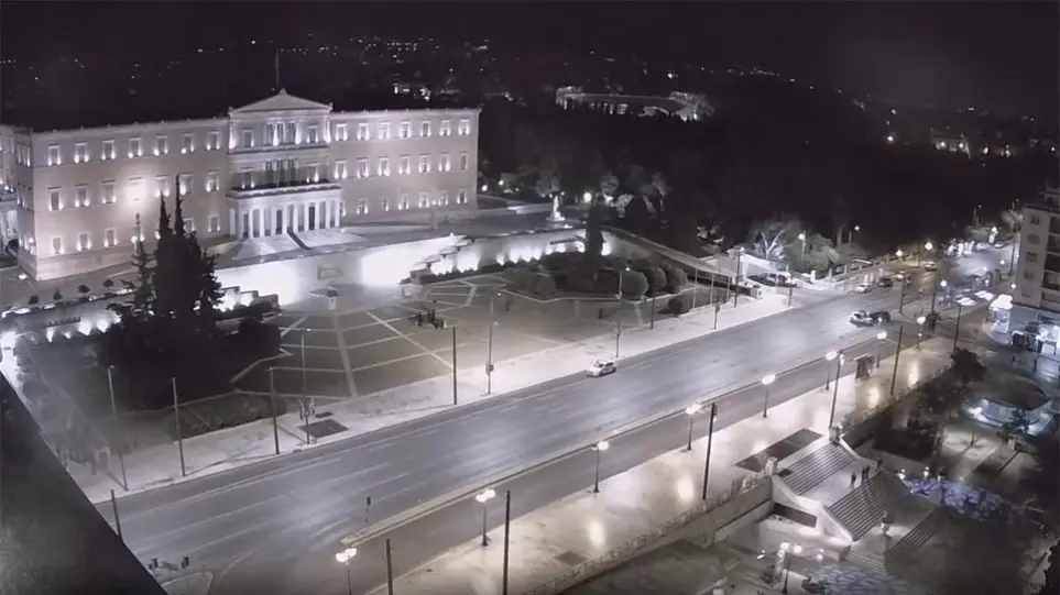 Alarm në Athinë, një person i armatosur kërcënoi se do të hapte zjarr para Parlamentit grek