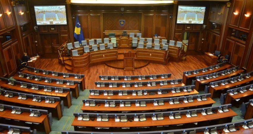 Pas fjalimit të presidentes, Kuvendi i mban edhe dy seanca