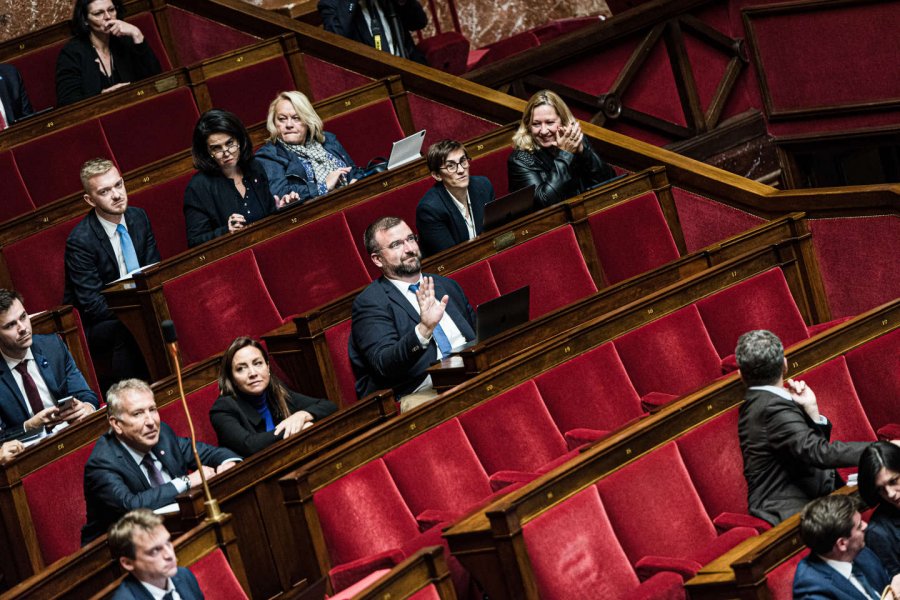 ‘Kthehuni në Afrikë’: Deputeti francez pezullohet pas shpërthimit prej racisti në parlament