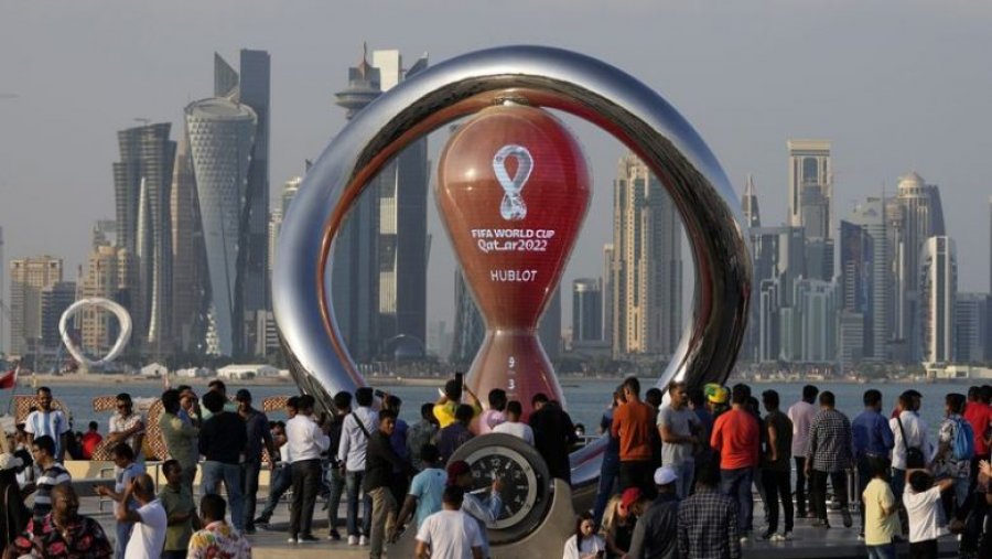 Nga pijet alkoolike, ushqimet e ndryshme dhe lodrat e seksit – lista me të gjitha gjërat e ndaluara për Kupën e Botës në Katar 