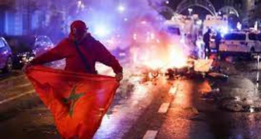 Marokenët “djegin” Brukselin, mbi një duzinë të arrestuar pas eventeve të dhunshme