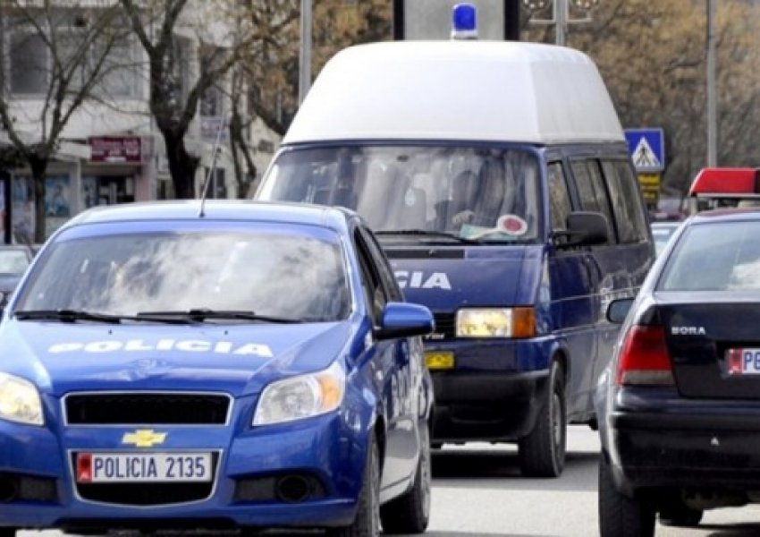 ‘Shtëpi bari’ në Shkodër/ Mes të arrestuarve 12 gra, merreshin me përpunimin e kanabisit