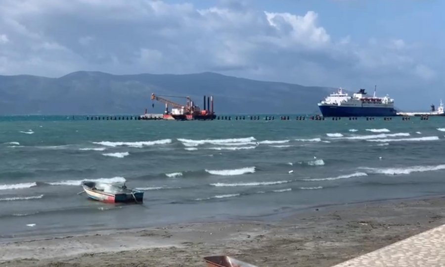 VIDEO/ Përkeqësohet moti në Vlorë, ndalohet lundrimi i peshkarexhave