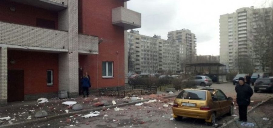 Një i vrarë e gjashtë të plagosur nga një shpërthim në Shën Petersburg, mediat ruse: Viktima mbështetës i Putinit