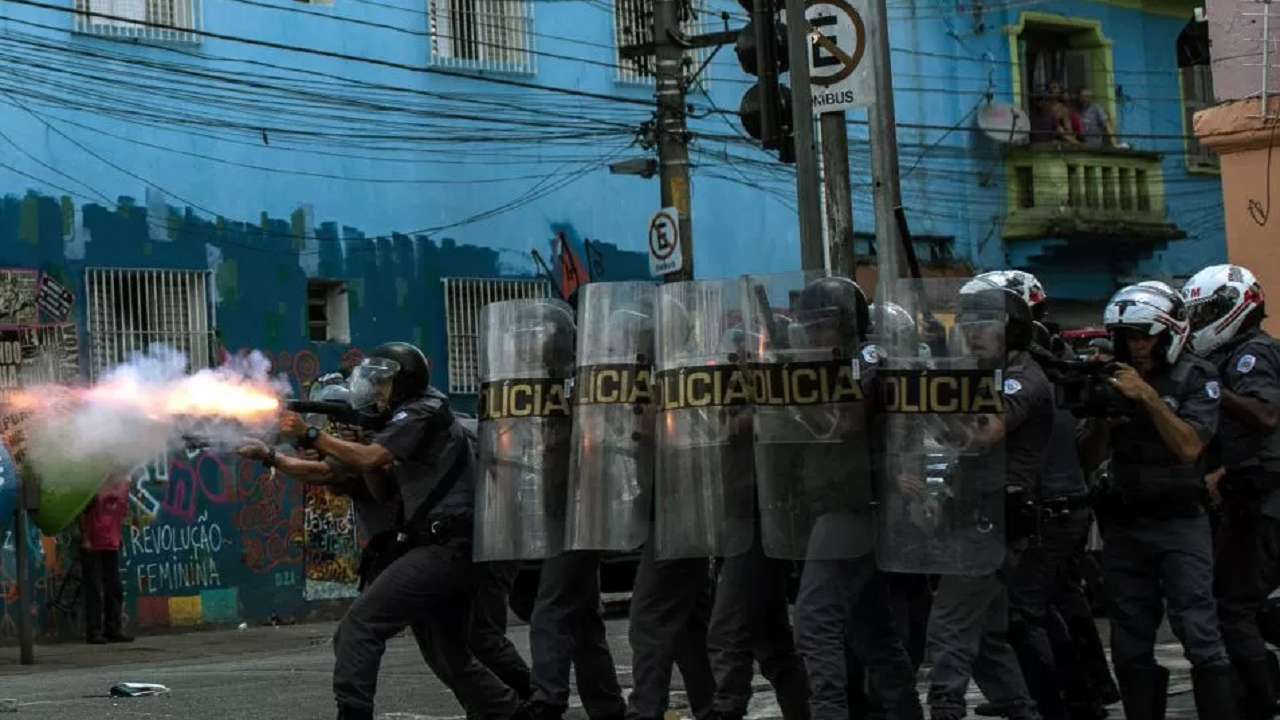 Bastisjet e policisë braziliane kanë lënë të paktën 43 të vdekur