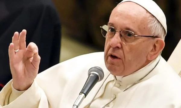 Papa, thirrje botës për t’i dhënë fund epidemisë së armiqësisë: Indiferenca gjeneron vetminë