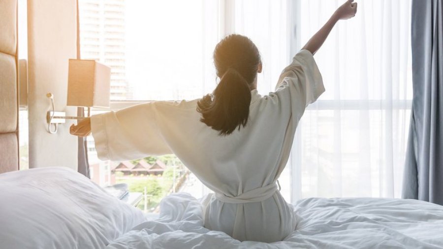 3 ngjyrat e dhomës së gjumit që ju ndihmojnë të flini më mirë