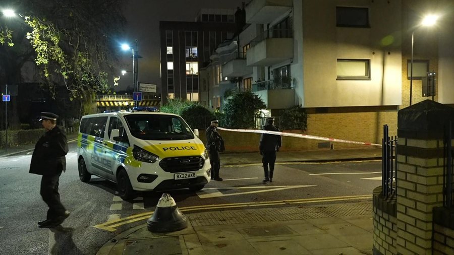 Të shtëna me armë në Londër, vdes një 42-vjeçare, plagosen dy të rinj