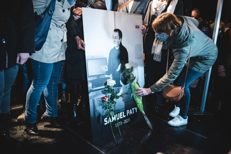 Dënohen 6 adoleshentë francezë për rolin që luajtën në vrasjen e mësuesit Samuel Paty