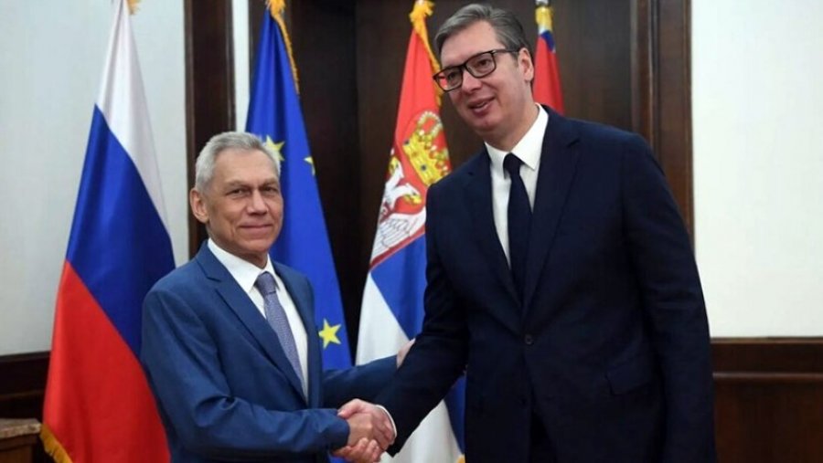 Vuçiç takon ambasadorin rus një ditë pas protestës kundër zgjedhjeve 