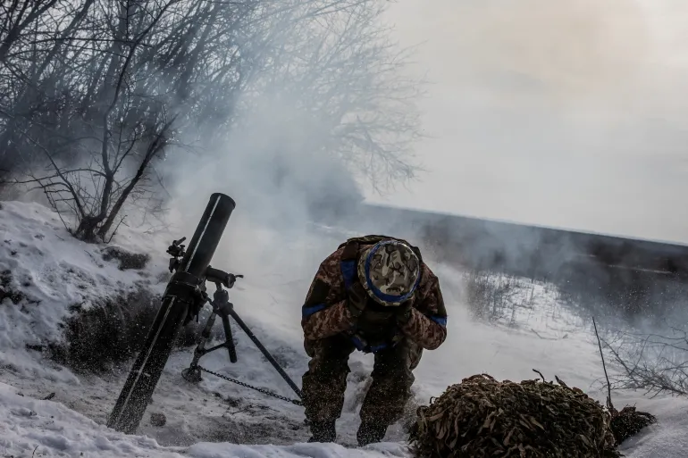 Shefi i mercenarëve Wagner pranon se Rusia po përballet me rezistencën e ukrainasve në Bakhmut